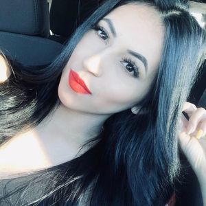 Meet your Posher, Alejandra